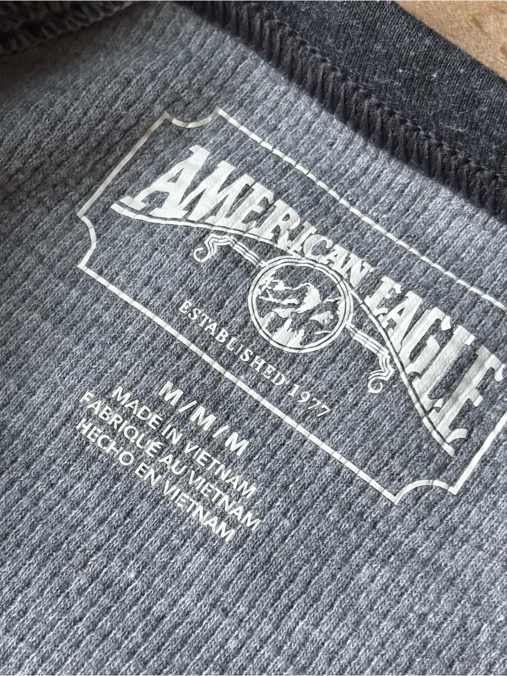 American Eagle Men's Thermal Shirt Gray Raglan Waffle Knit M Cabin Grunge - Picture 7 of 13